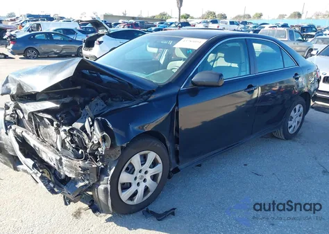 2011 Toyota Camry Le z USA, uszkodzony, nr VIN 4T1BF3EK7BU746441